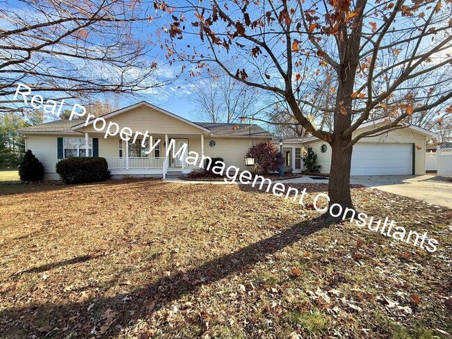 3 Bedroom 2 Bath Home in Greenwood - 3 Bedroom 2 Bath Home in Greenwood