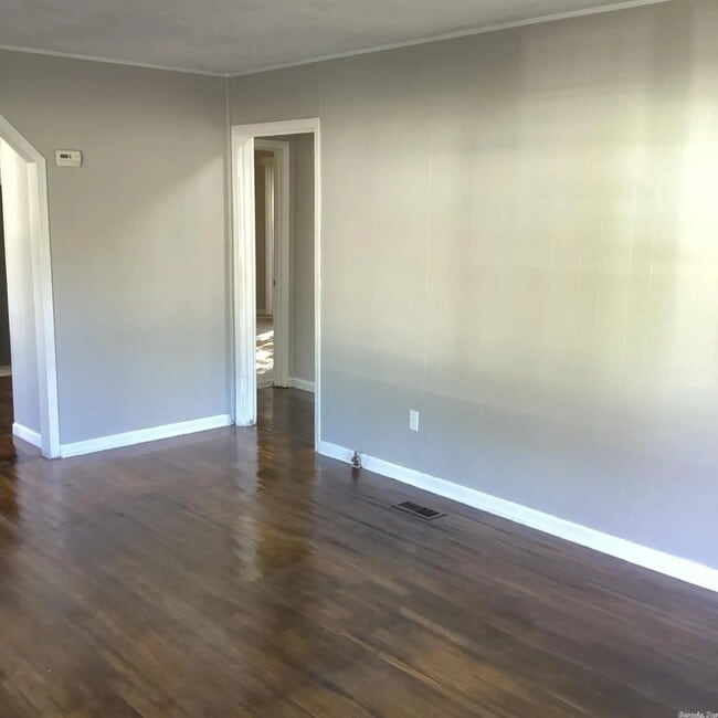 Photo - 713 Brewer St