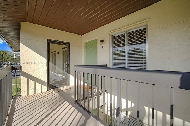 Building Photo - 6327 Chasewood Dr Unit E