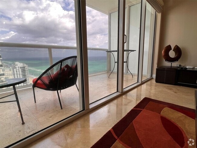 Building Photo - 1830 S Ocean Dr Unit 3309 Rental
