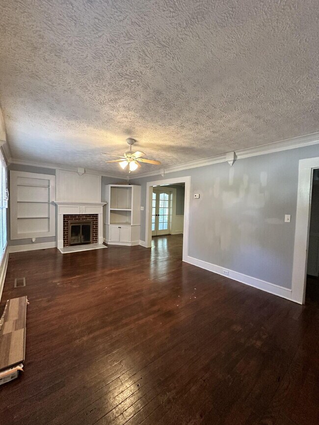 Photo - Charming 3 bed/1 bath in the city!