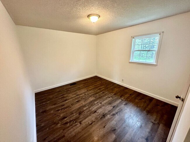 Photo - 908/910 Bagwell drive Unit 908 Bagwell drive