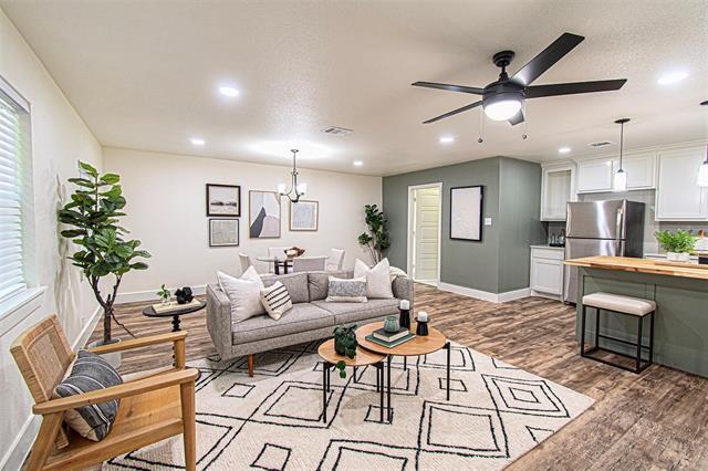 Photo - 551 E Burks St