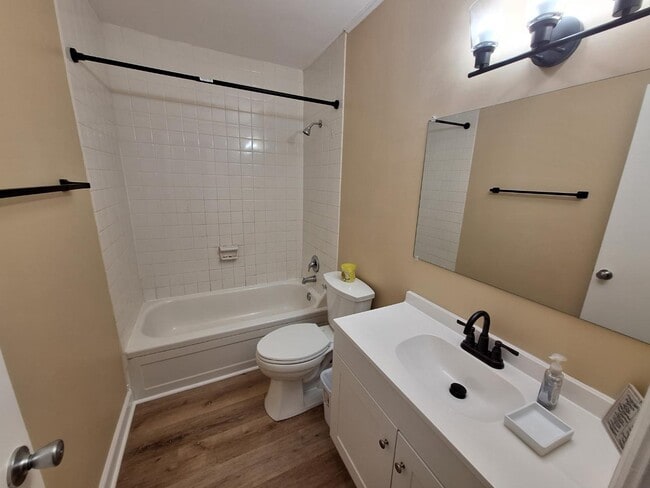 Photo - 2821 Tully Square