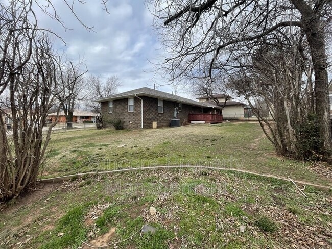 Photo - 3200 Lyon Blvd
