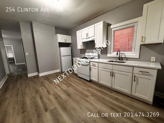 Building Photo - 254 Clinton Ave Unit 1M