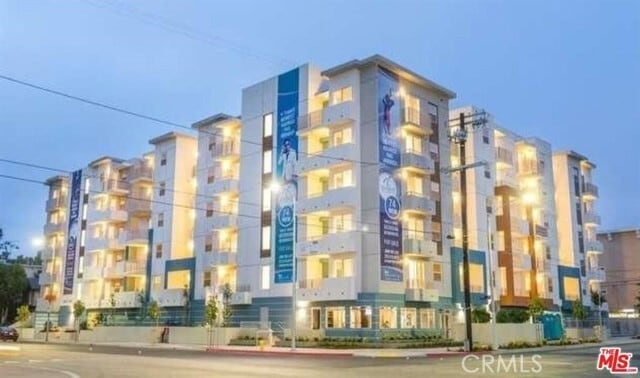 Building Photo - 436 S Virgil Ave