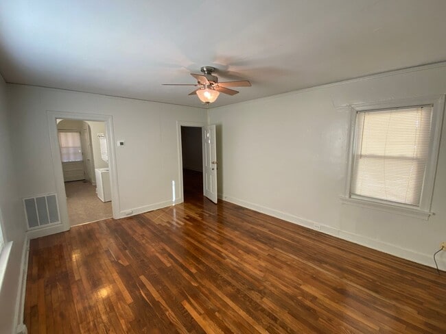Photo - *$250 RENT CREDIT AVAILALBE* Adorable 1 Be... Unit 1015
