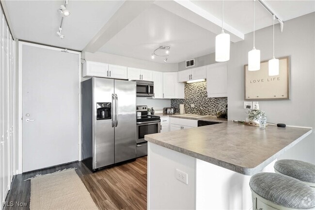Building Photo - 12700 Lake Ave Unit 2809 Rental