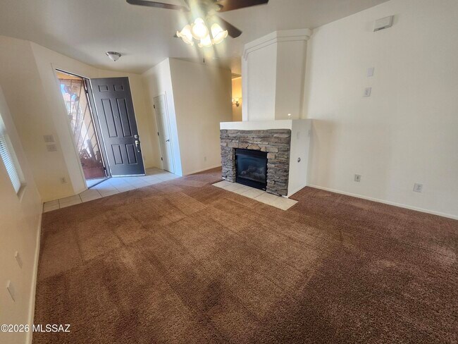 4258 E Wading Pond Dr