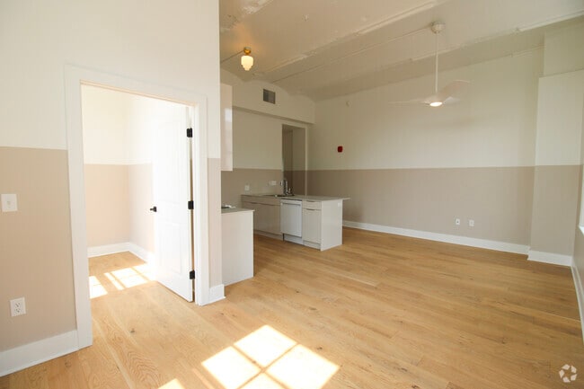 Building Photo - City Hall Unit 408 Rental