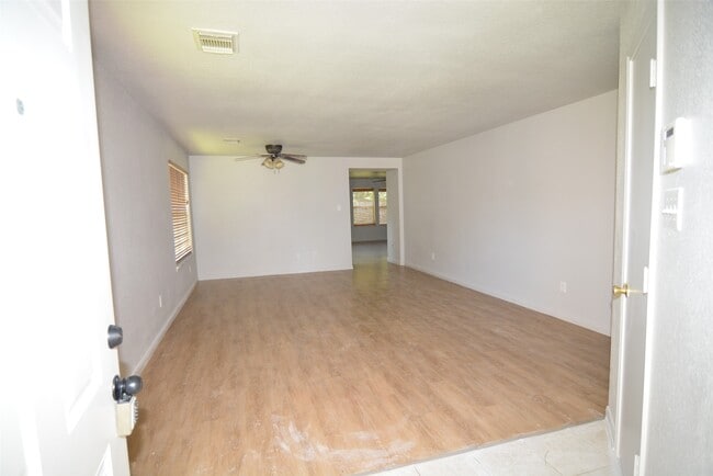 Photo - 3906 Pebble Garden Ln