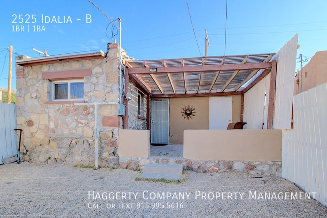 Building Photo - 2525 Idalia-B