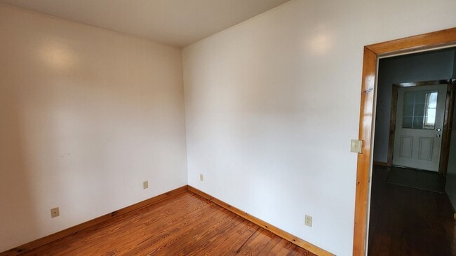 Photo - 63 Jefferson St Unit Upper Apartment