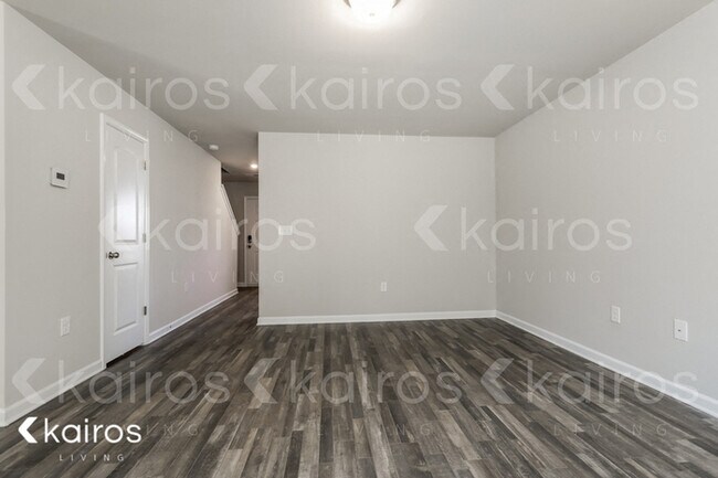 Photo - 833 Dove Tree Ln