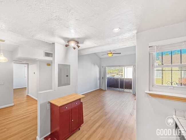 Photo - Great 2B/1BA Condo in Escondido! Unidad 235