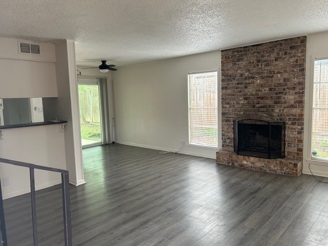 sala de estar desde la puerta principal - 1403 Fairfield Dr