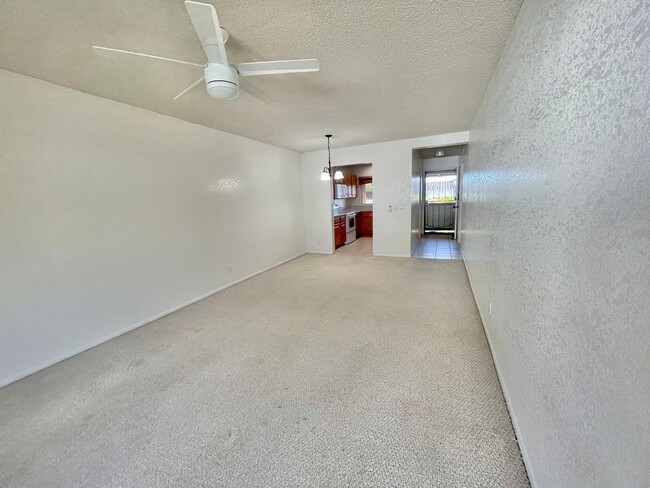 Photo - 2 Bed, 2 Bath Townhouse in Salt Lake near Stadium Mall & Rail Station!