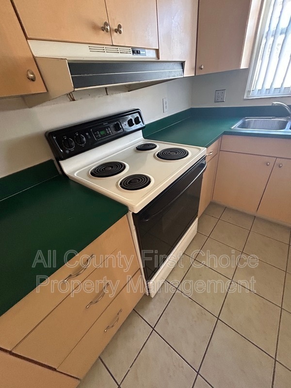 Photo - 928 Lake Palms Dr