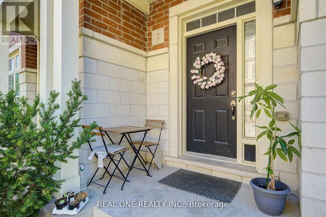 Photo - 9 Ruskov Ln