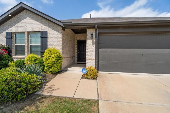 Photo - 2316 Wisterwood Ln