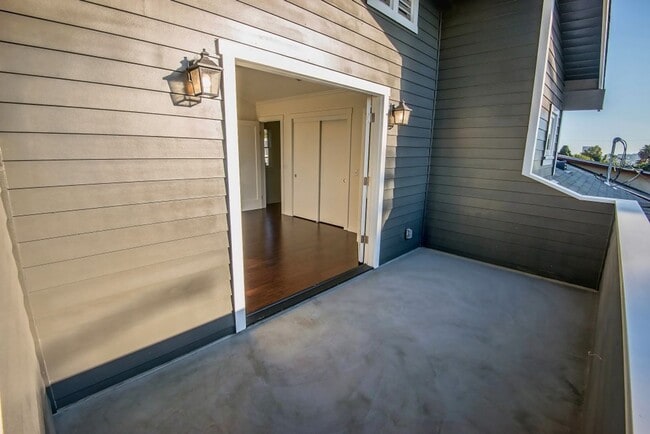 Photo - 1012-1014 Manzanita St Unidad 1012