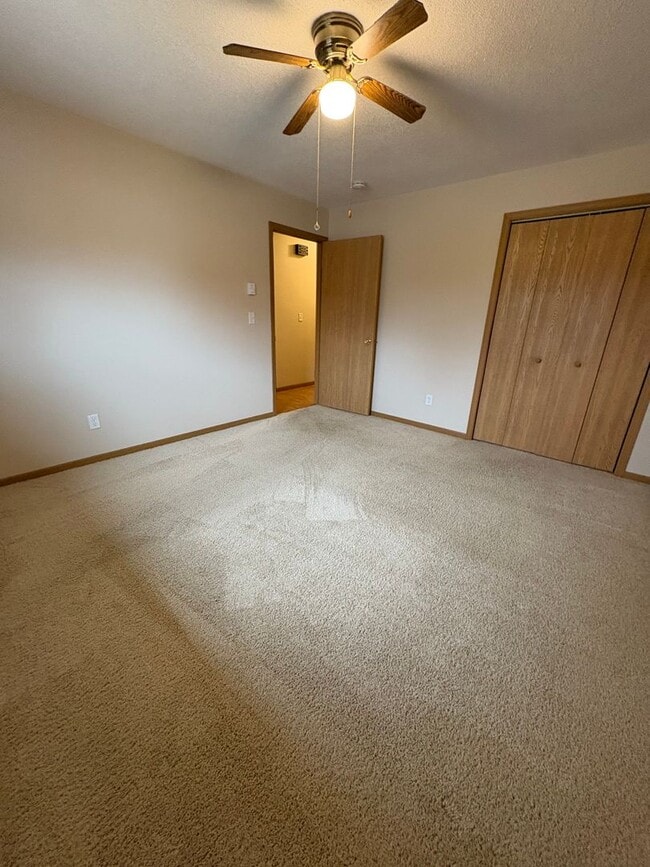 801 Evergreen Dr Unit 2 - Upper