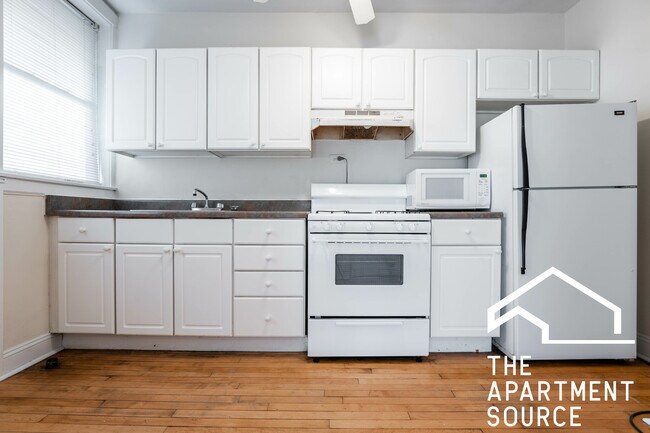 Photo - 1949 W Winnemac Ave Unit 3