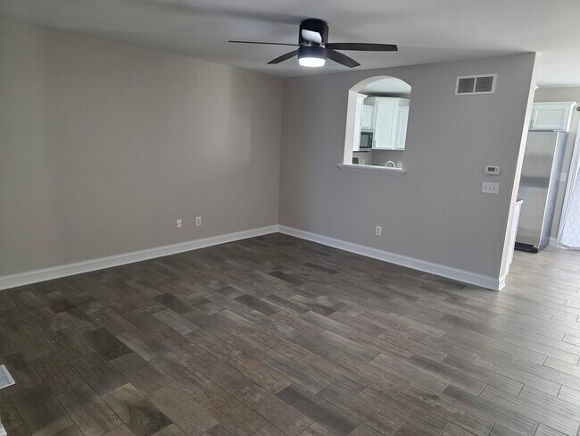 Photo - 234 W Kyra Ln