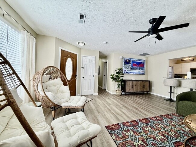 Photo - Freshly Renovated Home With Man Cave In Trenton OH