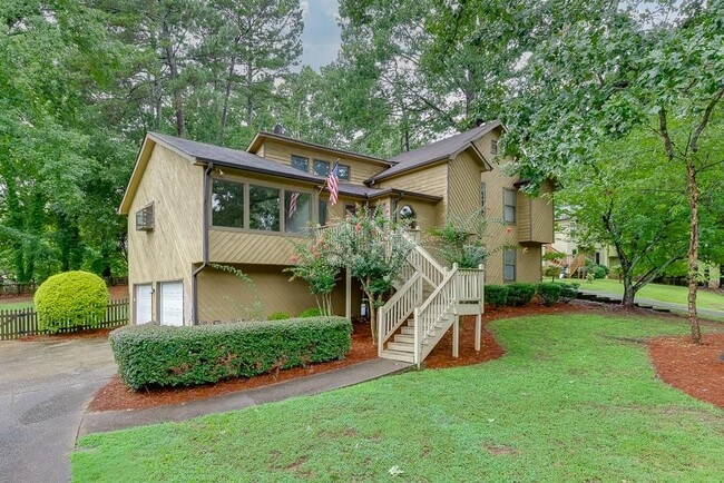 Building Photo - 2811 Pine Cone Ln Rental