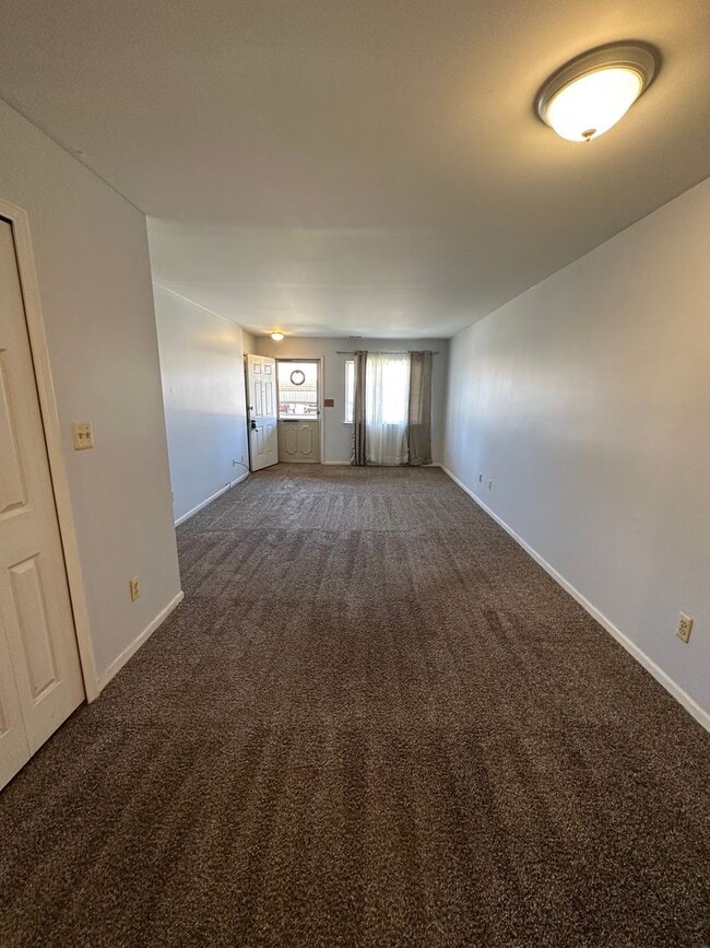 Photo - Adorable Condo for Rent in Warren
