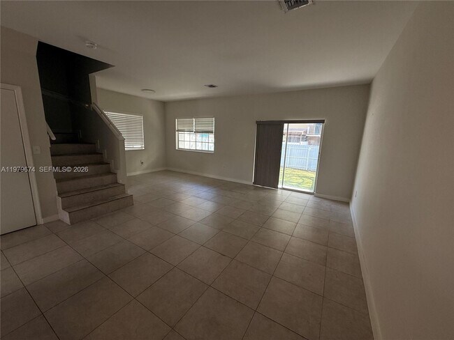 Photo - 11810 NE 19th Dr