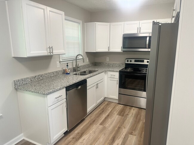 1506 Batts Blvd Unit 6