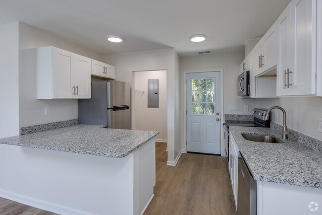 2BR, 2BA - 850SF - Kitchen