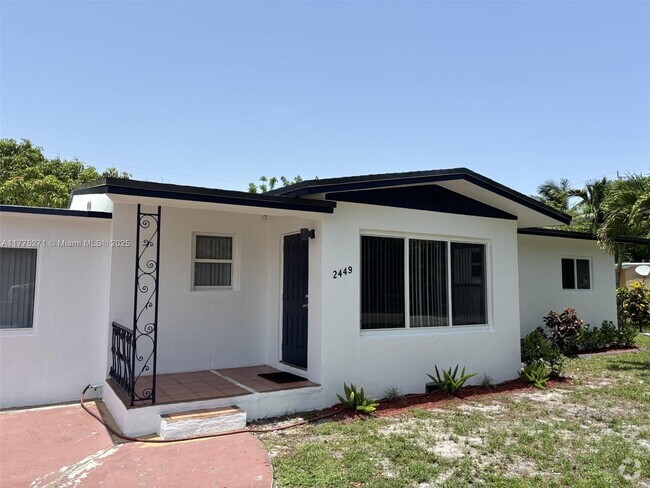 Building Photo - 2449 SW 7th St Rental