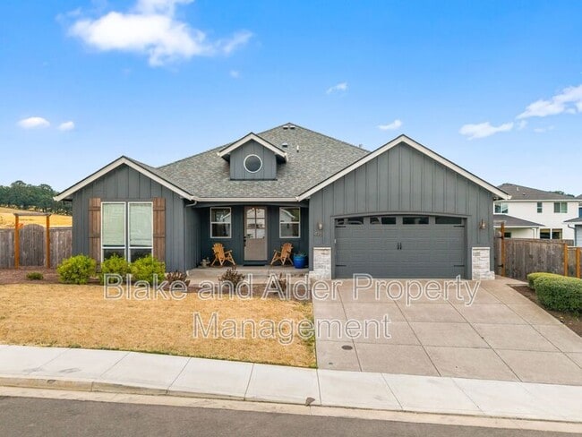 Photo - 496 NW Cascade Mountain Dr