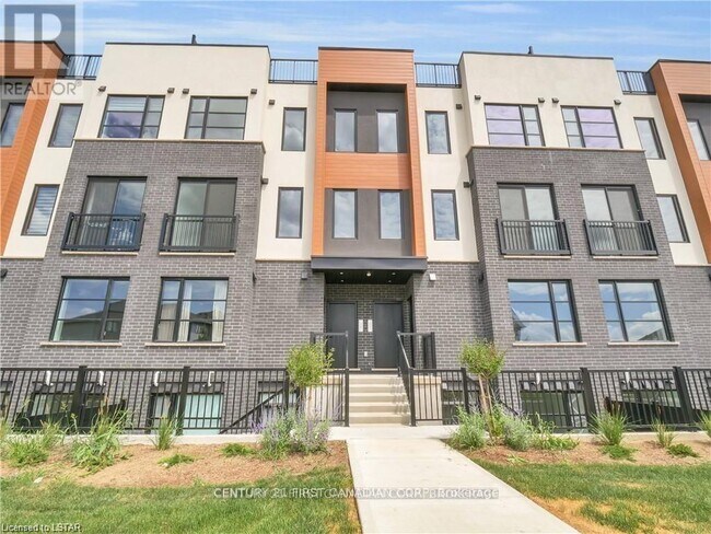 Photo - 3900 Savoy St