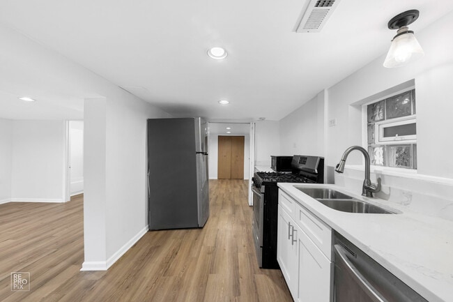 Photo - 3414 N Damen Ave