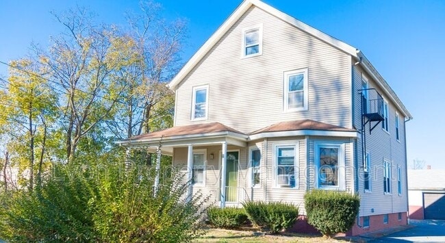 Building Photo - 9 Church St Unit 2