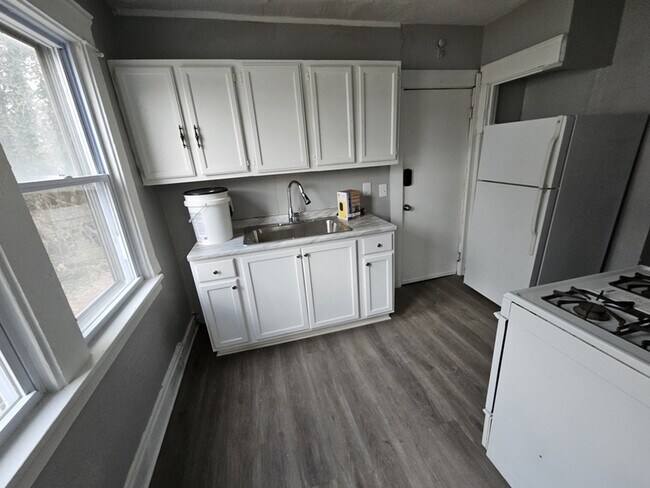 Photo - 11008 Kinsman Rd