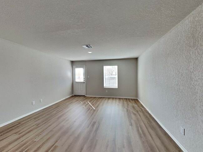 Photo - 4244 Thalweg Way