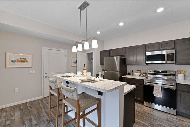 Photo - Thornton Hall