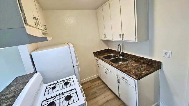 Photo - 6842 Fulton Ave Unit 19