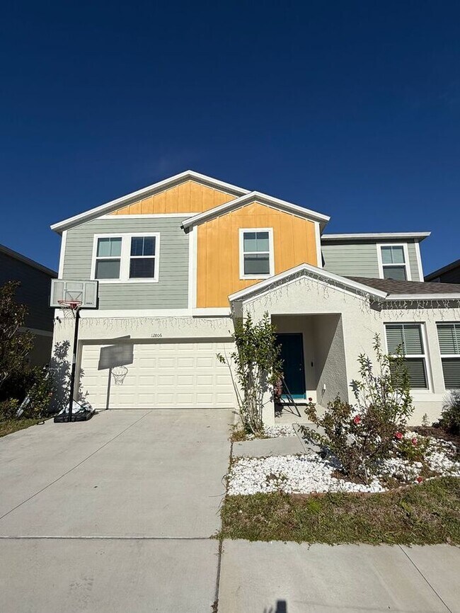 For Rent – Spacious 5-Bedroom Home in Lithia