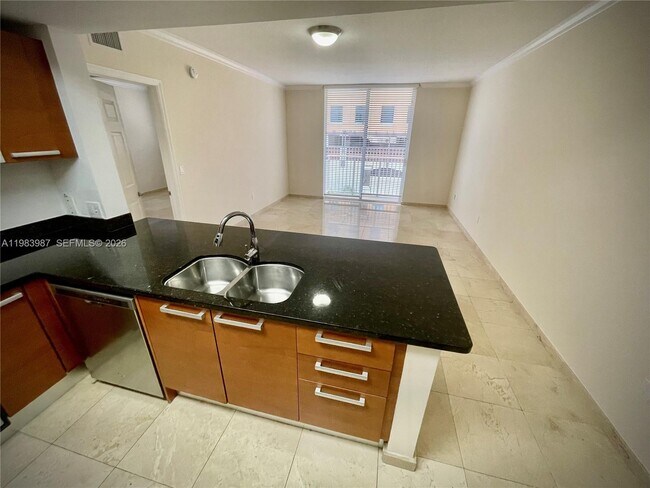 Photo - 2030 Douglas Rd Unidad 509