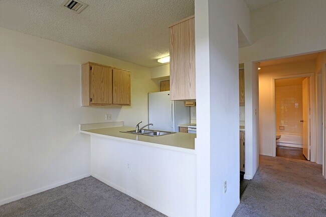 Photo - Cedarbend 5274-3 Unit 5274 Cedarbend Drive, 3