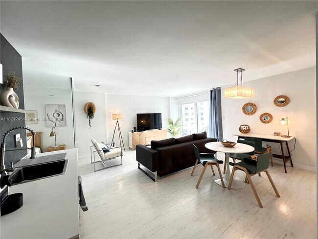 Photo - 345 Ocean Dr Unidad 525