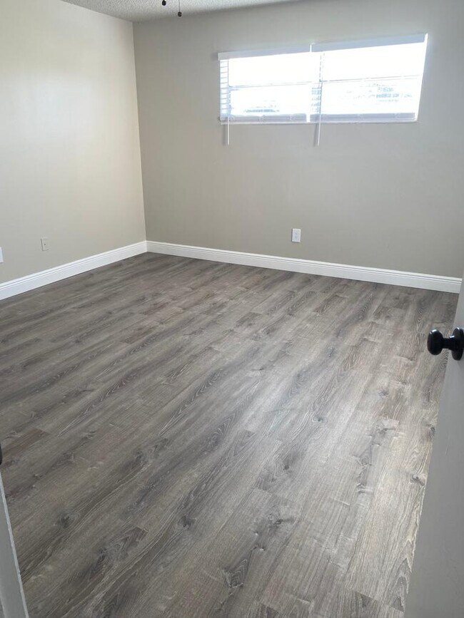 Photo - 1425 Croftwood Dr