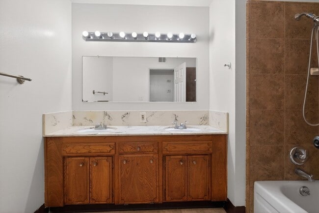 Photo - 4115 N Briarwood Ave